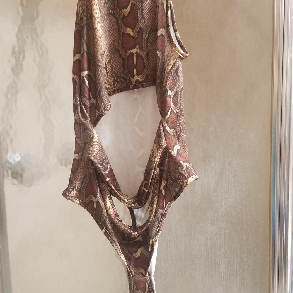Bodysuit - Picture 7 of 7